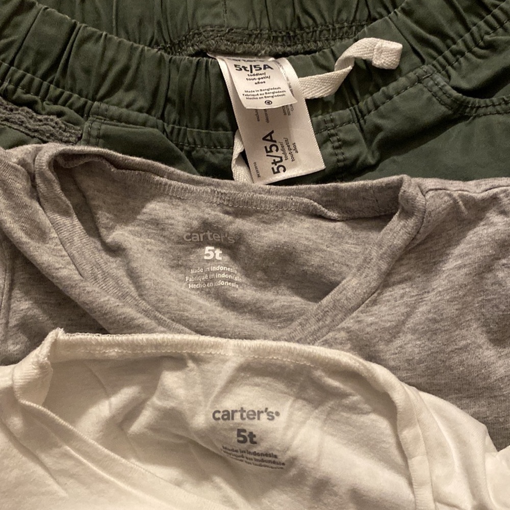 Carters 5T Bundle - Picture 8 of 8